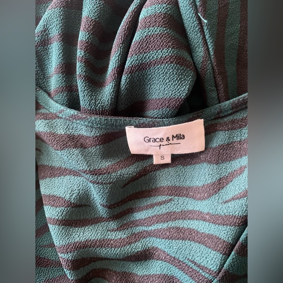 Grace & Mila Dress - Picture 5 of 7